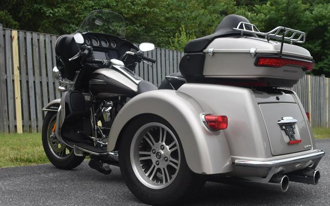 2018 Harley-Davidson Tri Glide Ultra Twisted Cherry/Silver Fortune