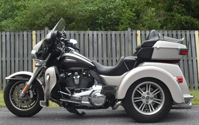 2018 Harley-Davidson Tri Glide Ultra Twisted Cherry/Silver Fortune