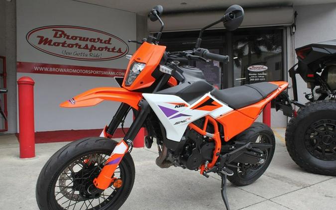 2026 KTM 390 SMC R