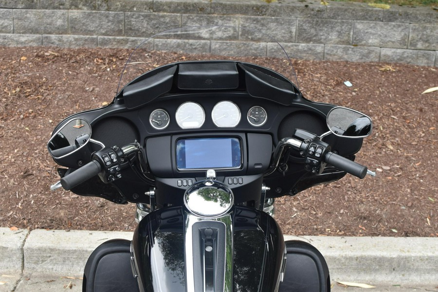2022 Harley-Davidson Tri Glide Ultra Vivid Black