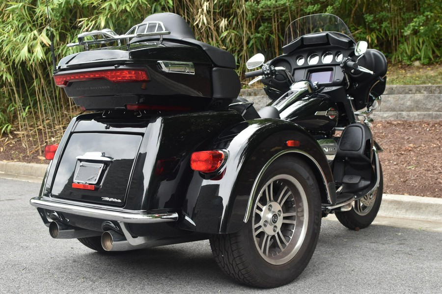 2022 Harley-Davidson Tri Glide Ultra Vivid Black