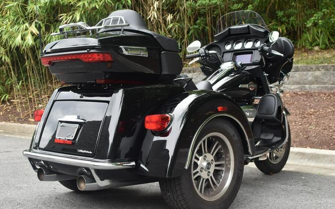 2022 Harley-Davidson Tri Glide Ultra Vivid Black