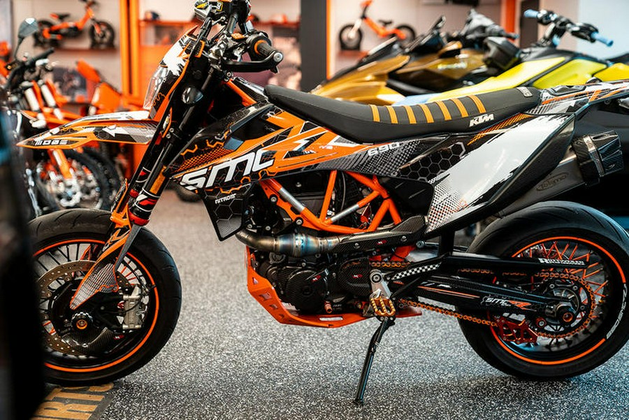 2022 KTM 690 SMC R