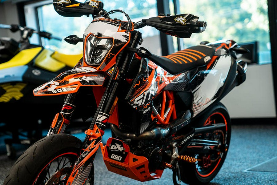 2022 KTM 690 SMC R