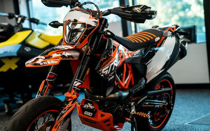 2022 KTM 690 SMC R