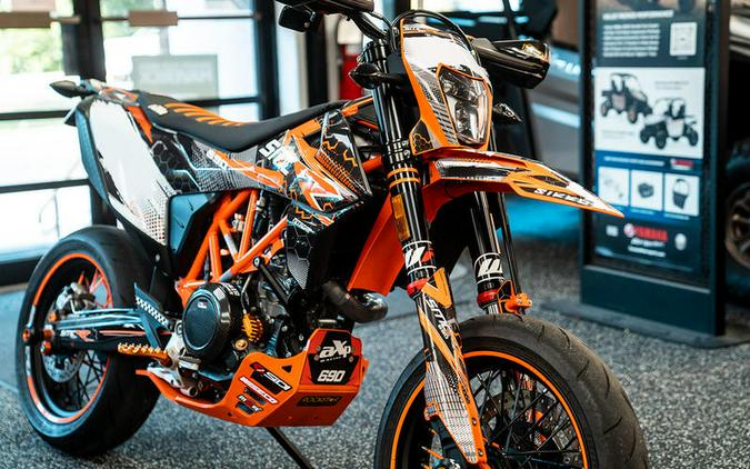 2022 KTM 690 SMC R