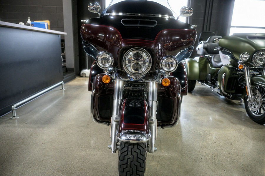 2022 Harley-Davidson Tri Glide Ultra Trike FLHTCUTG