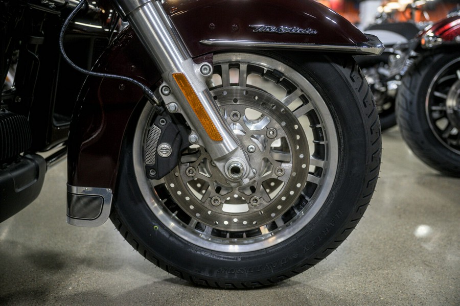 2022 Harley-Davidson Tri Glide Ultra Trike FLHTCUTG