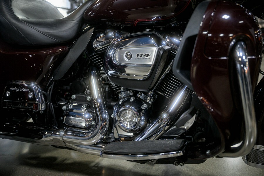 2022 Harley-Davidson Tri Glide Ultra Trike FLHTCUTG