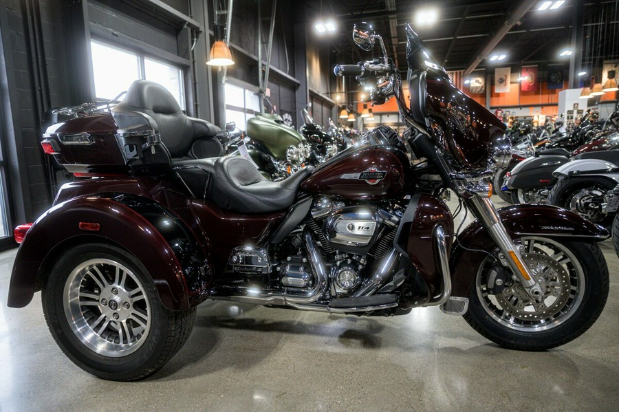 2022 Harley-Davidson Tri Glide Ultra Trike FLHTCUTG