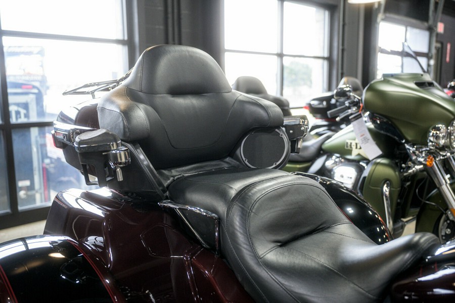 2022 Harley-Davidson Tri Glide Ultra Trike FLHTCUTG