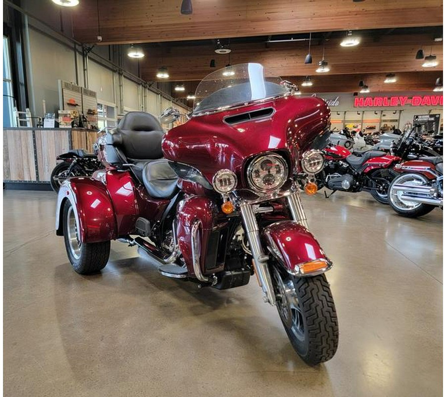 2015 Harley-Davidson® FLHTCUTG - Tri-Glide® Ultra