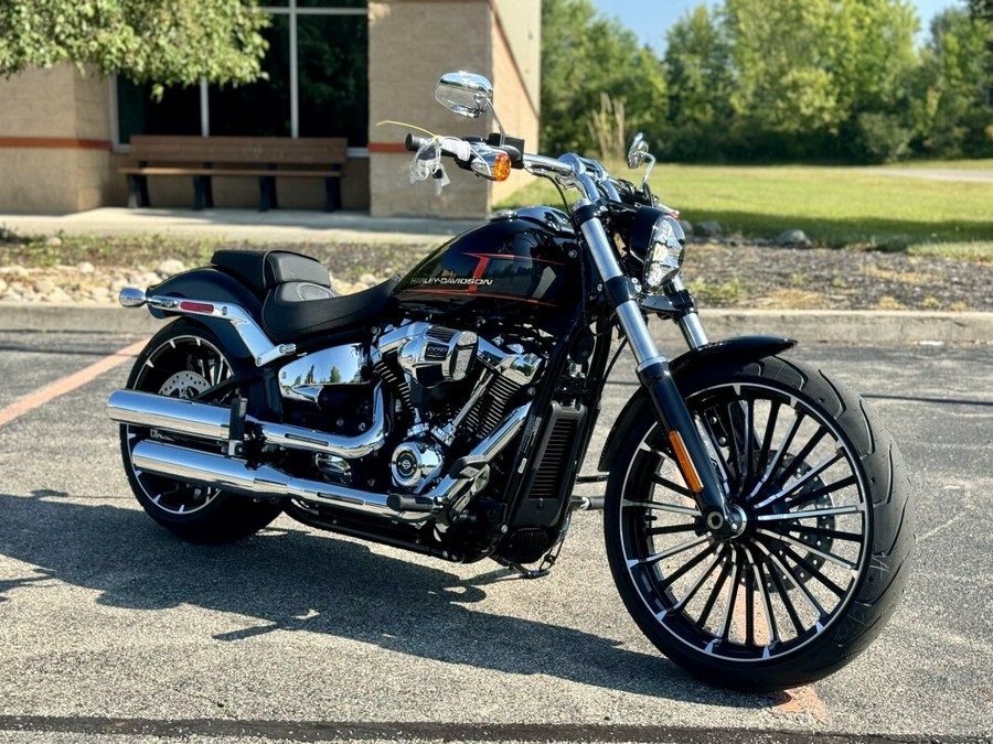 2024 Harley-Davidson Breakout 117 Vivid Black