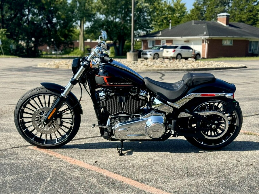 2024 Harley-Davidson Breakout 117 Vivid Black