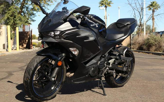 2025 Kawasaki Ninja® 500 ABS Passion Red/Metallic Flat Spark Black