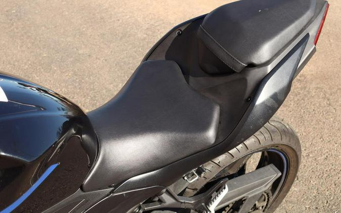 2025 Kawasaki Ninja® 500 ABS Passion Red/Metallic Flat Spark Black