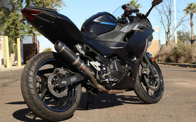 2025 Kawasaki Ninja® 500 ABS Passion Red/Metallic Flat Spark Black