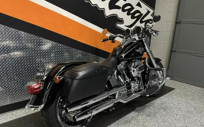 2016 Harley-Davidson® FLSTF - Softail® Fat Boy®