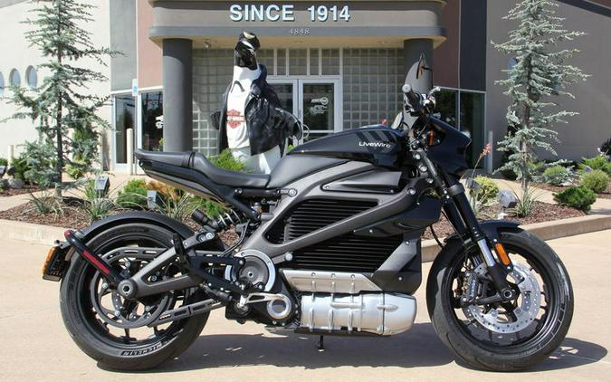 2021 LiveWire One Review [27 Fast Facts – Electric Motorcycle]