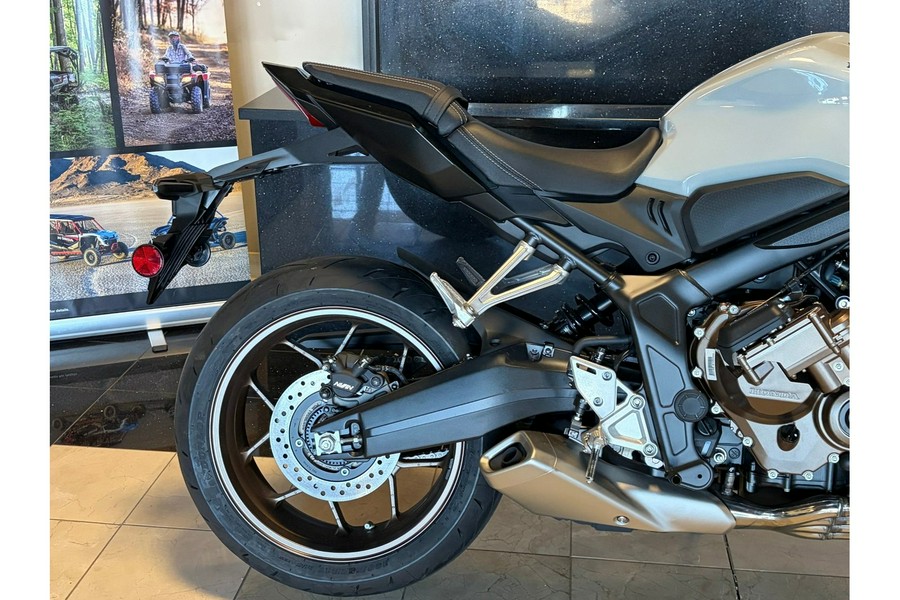 2025 Honda CB650R E-CLUTCH