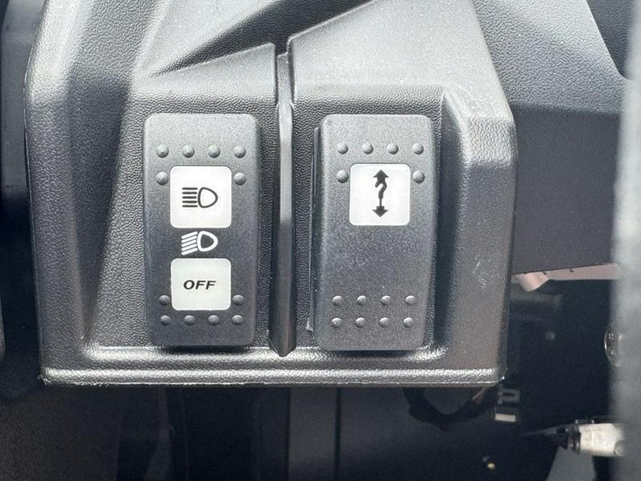 2025 Can-Am® Maverick Sport X mr 1000R