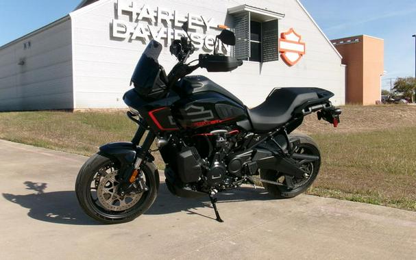 2025 Harley-Davidson® RA1250ST - Pan America® 1250 ST