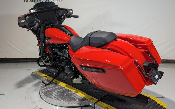 2026 Harley-Davidson® Street Glide® Blood Orange - Black Finish
