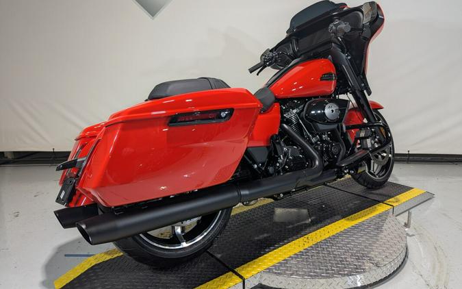 2026 Harley-Davidson® Street Glide® Blood Orange - Black Finish