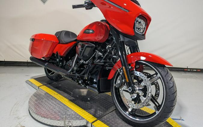 2026 Harley-Davidson® Street Glide® Blood Orange - Black Finish
