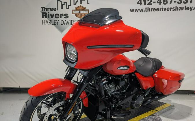 2026 Harley-Davidson® Street Glide® Blood Orange - Black Finish