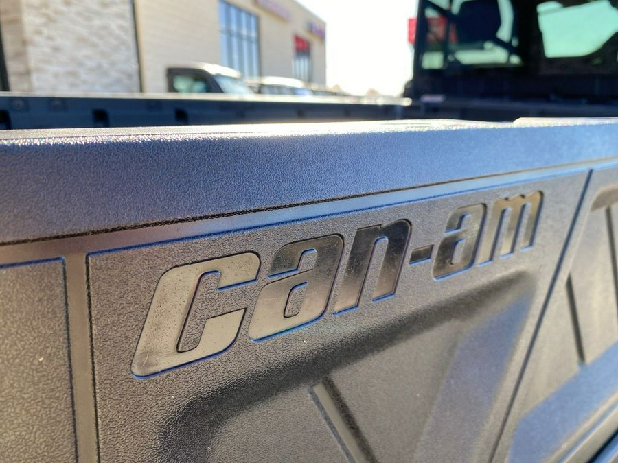 2026 Can-Am® Defender PRO Limited HD10