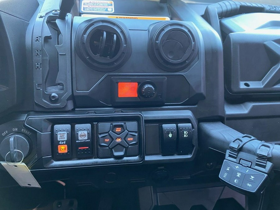 2026 Can-Am Defender PRO Limited HD10