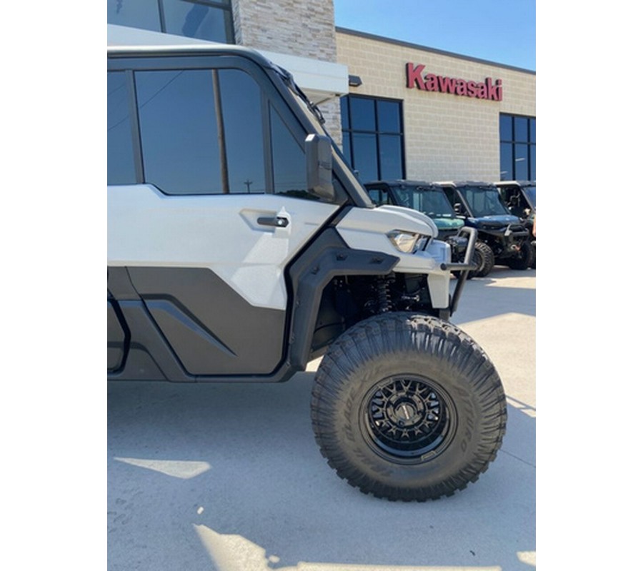 2026 Can-Am Defender PRO Limited HD10