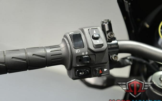 2022 Kawasaki Z900RS Cafe