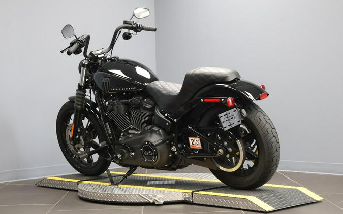 2024 Harley-Davidson® Street Bob® 114 Vivid Black
