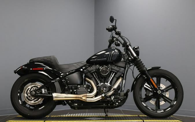 2024 Harley-Davidson® Street Bob® 114 Vivid Black