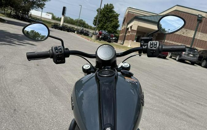 2025 Indian Motorcycle® Chief® Dark Horse® Blue Dusk