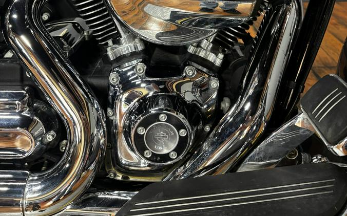 2016 Harley-Davidson® Road Glide® CHARCOAL PEARL