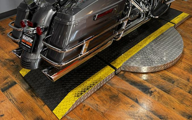 2016 Harley-Davidson® Road Glide® CHARCOAL PEARL