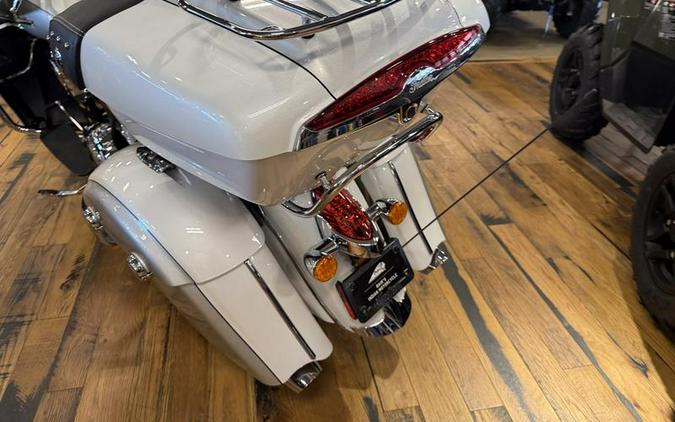 2018 Indian Motorcycle® Roadmaster® ABS Pearl White over Star Silver