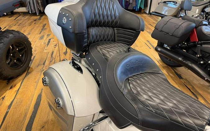 2018 Indian Motorcycle® Roadmaster® ABS Pearl White over Star Silver