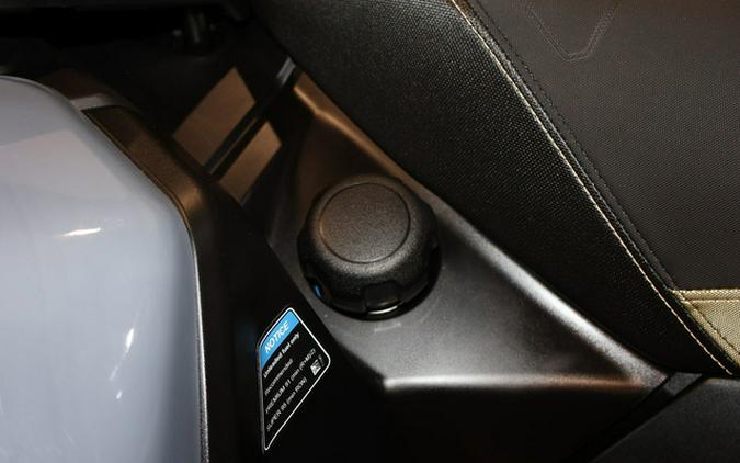 2026 Can-Am Outlander X mr 1000R Granite Grey