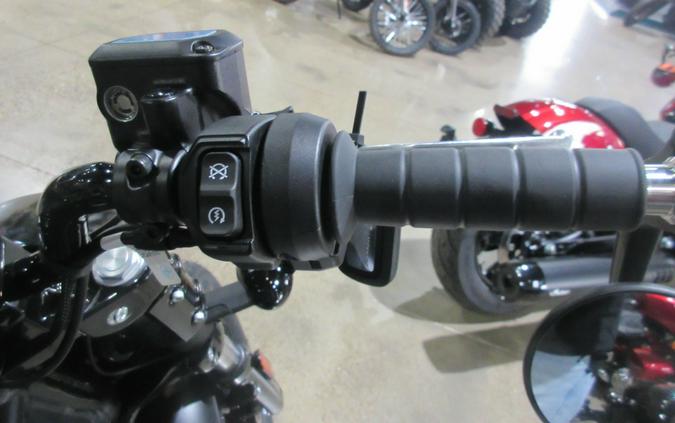 2026 INDIAN MOTORCYCLE SCOUT BOBBER LIMITED WITH TECH