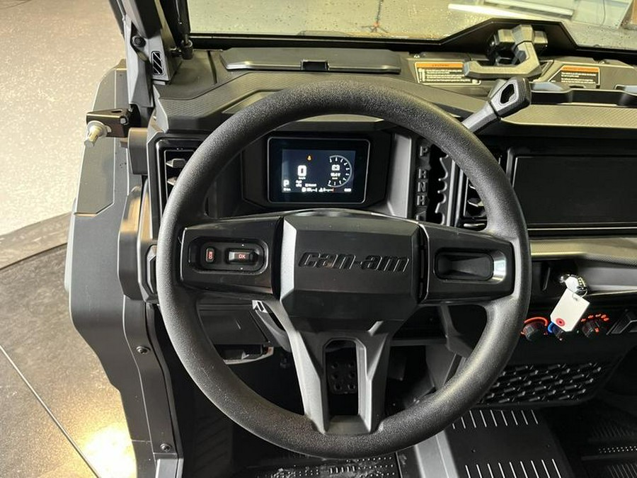 2027 Can-Am® Defender XU XT CAB HD10