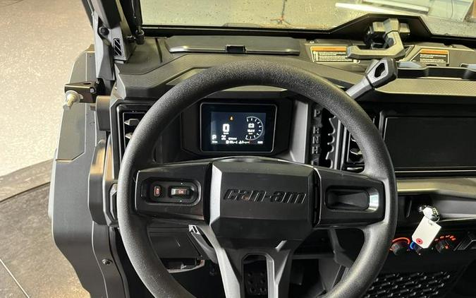 2027 Can-Am® Defender XU XT CAB HD10