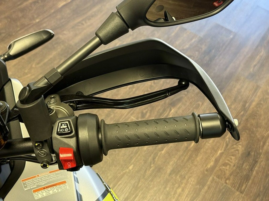 2024 Moto Guzzi Stelvio PFF Rider Assistance Solution