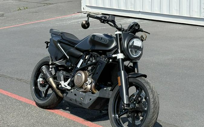 2019 Husqvarna SVARTPILEN 701
