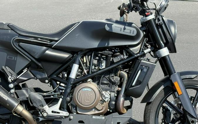 2019 Husqvarna SVARTPILEN 701