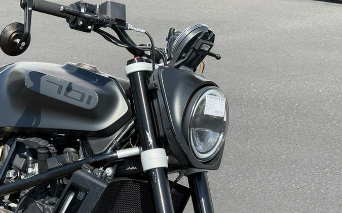 2019 Husqvarna SVARTPILEN 701