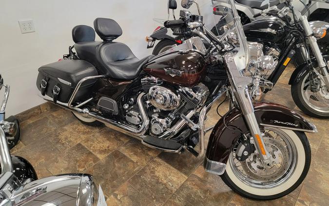 2011 Harley-Davidson® FLHRC Road King Classic® - Two Tone Option